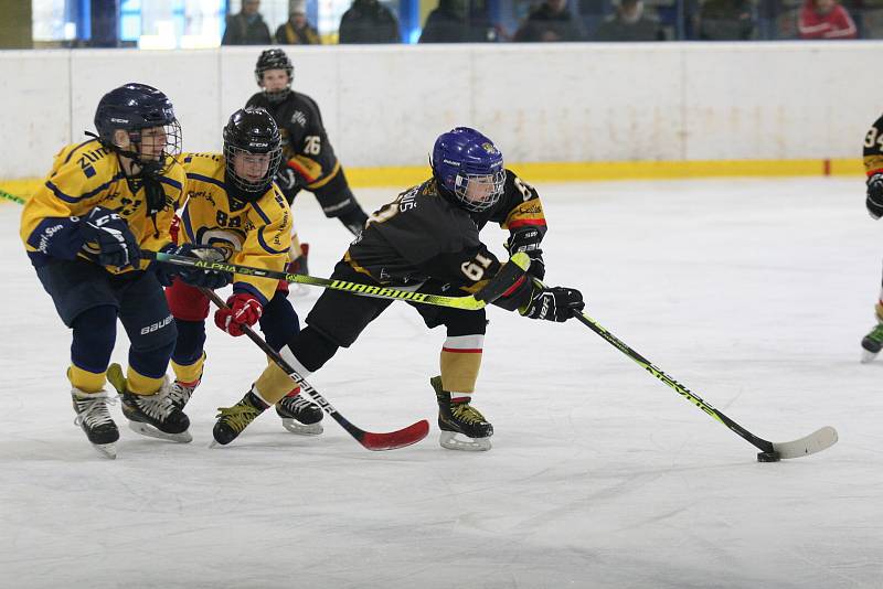 Ve třetím měření sil mladších žáků ze Zlína v rámci krajské soutěže B zvítězili podruhé v sezoně hráči Tigers (ve tmavém) nad domácími Berany 5:2.