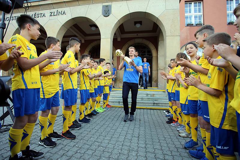 Oslava vítězství  fotbalistů FC FASTAV Zlín  v poháru MOL CUP  na náměstí Míru ve Zlíně.