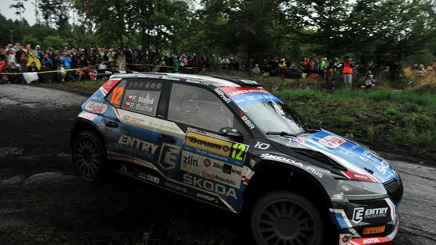 Nedělní průjezdy soudobých posádek 51. ročníku Barum Czech Rally Zlín na rychlostních zkouškách Pindula a Maják.