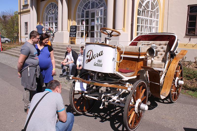 Na 2. ročníku automobilové show CzechDrive si přišli na své zejména zarytí automobiloví fanoušci. Počty exponátů se vyšplhaly téměř ke dvou stovkám.