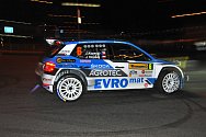 Jubilejní 50. ročník Barum Czech Rally Zlín otevřela v pátek večer městská rychlostní zkouška, kterou ovládl obhájce prvenství Jan Kopecký.