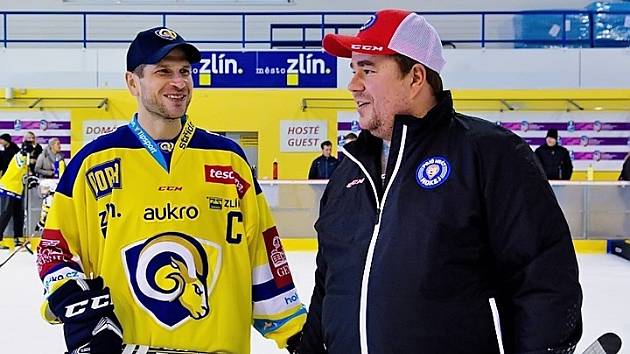 Robert Hamrla (vpravo) je opět horký kandidát na pozici generálního manažera zlínského hokeje.