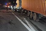 U Zádveřic došlo k tragické dopravní nehodě mezi osobním autem zn. Š Felicia a nákladní soupravou s tahačem zn. Scania.