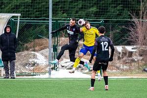 Fotbalisté Zlína (žluté dresy) na úvod zimní Tipsport ligy podlehli Zlatým Moravcům 0:1.