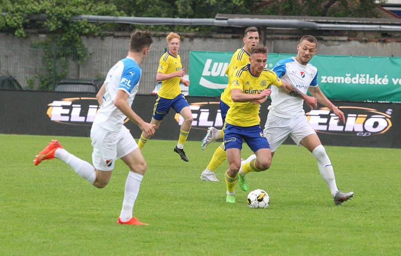 Fotbalisté Zlína (žluté dresy) se ve středu doma utkali s Baníkem Ostrava.