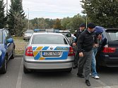 Zlínský okresní soud poslal do vazby v pátek 14. září 2012 jednapadesátiletého Aleše. S. ze Zlína, který měl pod zlínským sídlištěm Jižní Svahy pronajatou garáž v níž měl sklad pančovaného alkoholu.