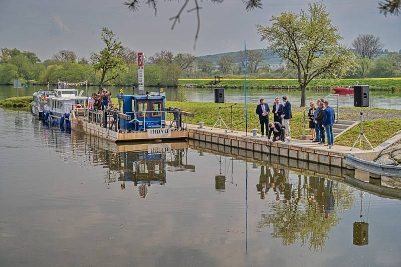 Slavnostní odemykání Baťova kanálu v roce 2022.