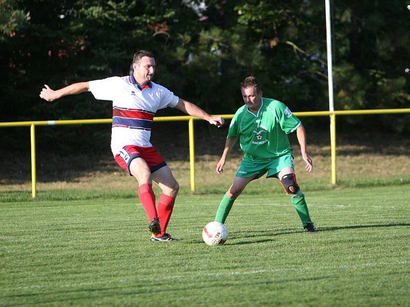 Fotbal - Mladcová B (bílí) – Racková B