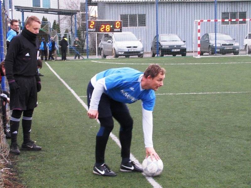 Utkání Zimní ligy v malé kopané ve Fryštáku Benfika - Ramirest 5:2, který se hrál v sobotu 11. ledna. 