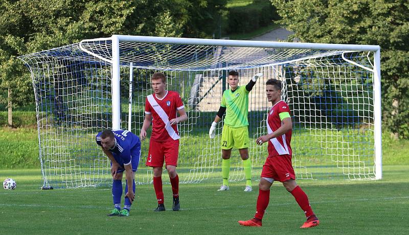 Fotbalisté Slavičína (v modrých dresech) ve středu v rámci 1. kola Mol Cupu vyzvali Frýdek Místek.