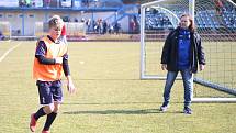 Fotbalisté Otrokovic (modré dresy) ve 20. kole MSFL prohráli s Olomoucí "B" prohráli vysoko 0:5.