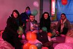 Studenti UTB ve Zlíně promítali v podzemní části parkoviště Zlaté jablko film o UFO