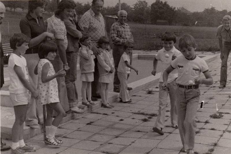 LUKOVEČEK, 80. LÉTA. Oslava dětského dne.