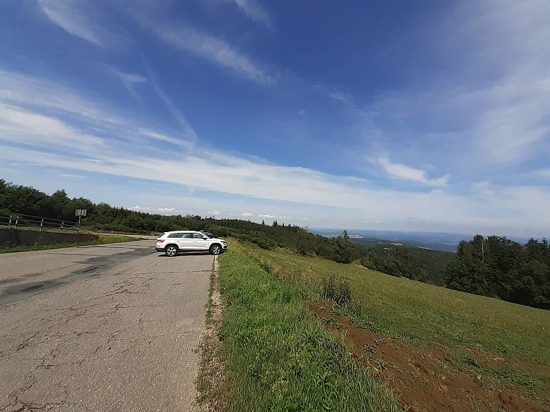 Mikulčin vrch na Uherskobrodsku láká turisty i v létě.