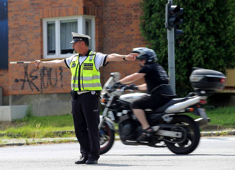 Krajské kolo soutěže dopravních policistů v řízení silničního provozu ve Zlíně .