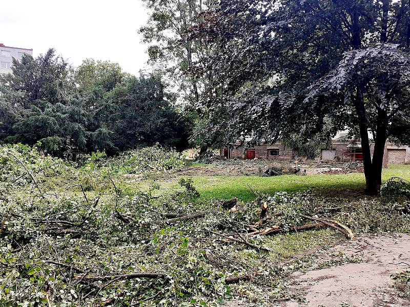 Luhačovicemi se ve čtvrtek prohnalo tornádo. nemělo takovou intenzitu jako na jižní Moravě, ale i zde způsobilo spoušť.