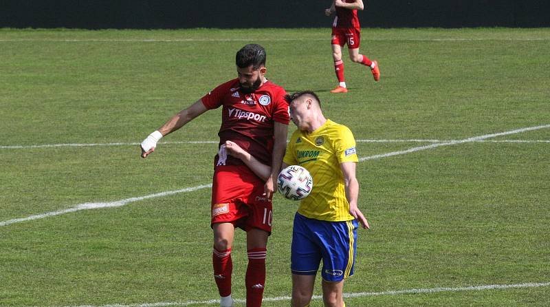 Fotbalisté Zlína (ve žlutých dresech) se v reprezentační přestávce utkali se Sigmou Olomouc.