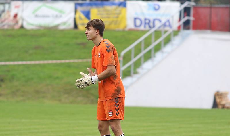 Fotbalisté Zlína (žluté dresy) ve 2. kole MOL Cupu zvítězili na hřišti divizního Startu Brno 3:0