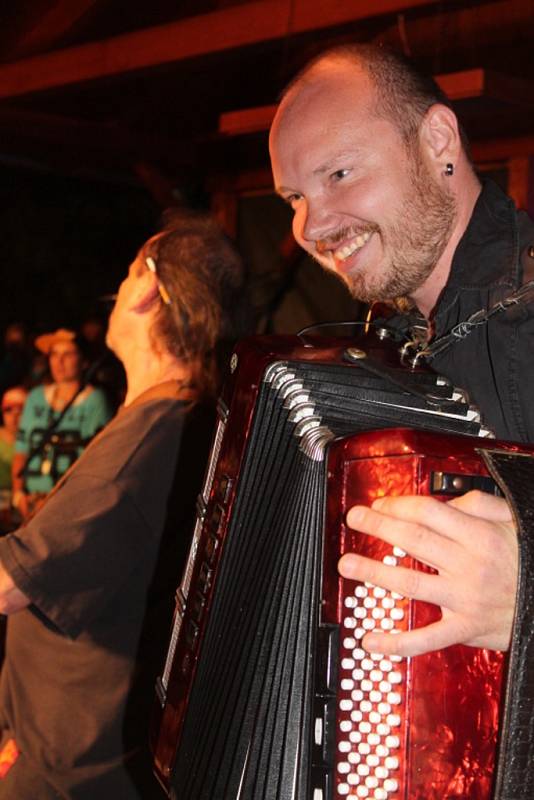 Kapela Fleret slavila na Zádveřické rockové noci 30. výročí.