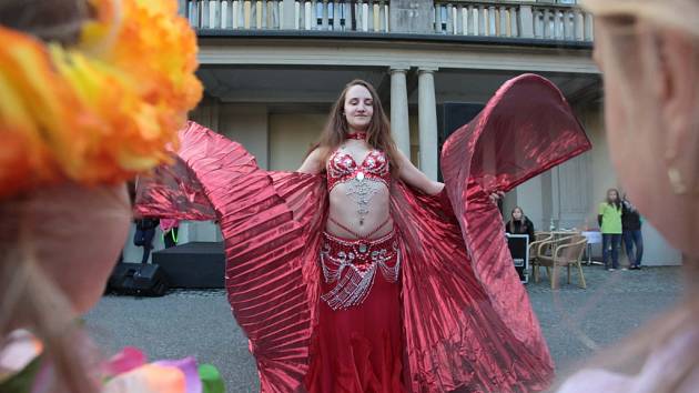 Dětský „Karneval u zámku“ v parku Svobody ve Zlíně.