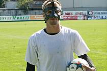 Jakub Jugas s karbonovou maskou