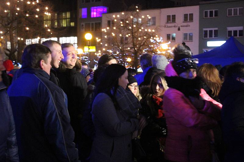 Ve Zlíně rozsvítili vánoční strom. Začal Adventní Zlín.