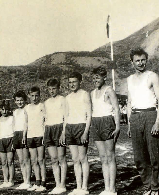 SPARTAKIÁDA V JASENNÉ. V roce 1960 se konala v Československu II. celostátní spartakiáda. Secvičovali se na ni i cvičenci z Jasenné a okolí – od malých dětí až po dospělé.