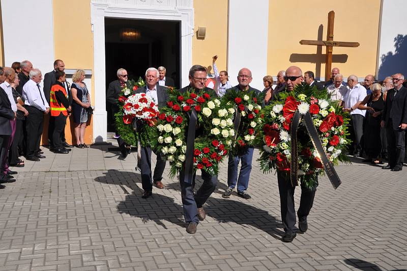 Pohřeb významného moravského agronoma a politika Františka Čuby se konal  v kostele Narození sv. Jana Křtitele ve Slušovicích ve středu 3. července 2019. Na poslední cestě zesnulého doprovodil i prezident Miloš Zeman, který byl jeho dlouholetým přítelem. 