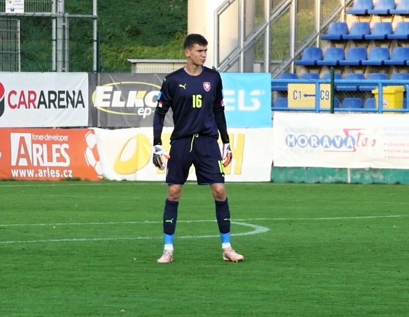 Osmnáctiletý brankář Manchesteru United Matěj Kovář udržel v zápase s Portugalskem čisté konto.