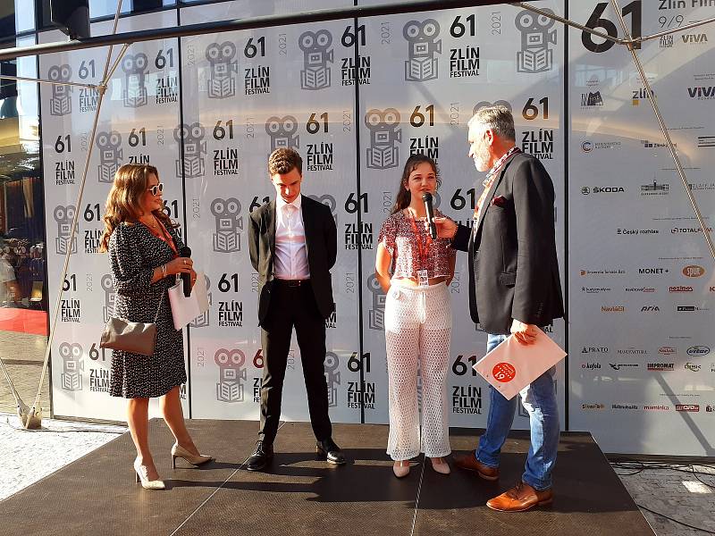 Veronika Divišová a  Oskar Hes, young stars letošního Zlín Film Festivalu.