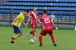 Fotbalisté Zlína B (žluté dresy) v nedělním zápase 29. kole MSFL na Letné remizovali s Frýdkem-Místkem 2:2.