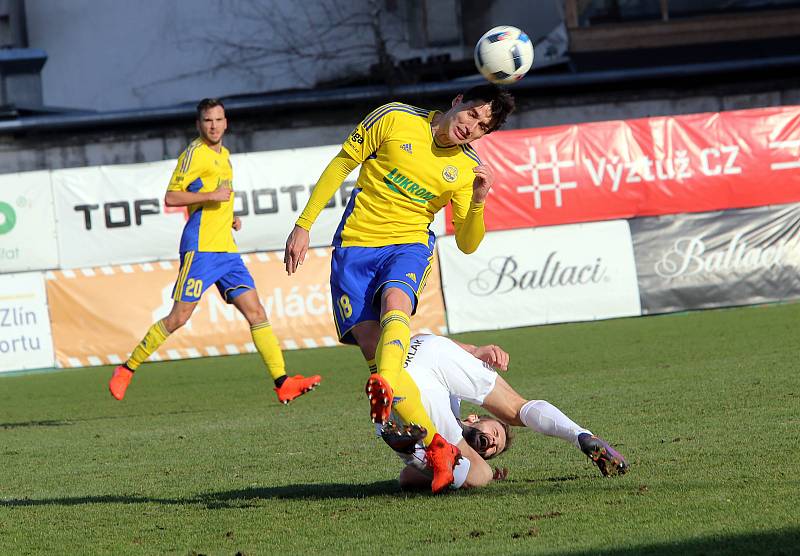 Fastav Zlín (ve žlutém) proti FC Slovácko