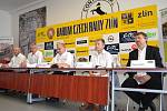 V sídle otrokovické pneumatikárny se tiskové konference k Barum Rally zúčastnili i jezdec Roman Kresta a navigátor Petr Starý.