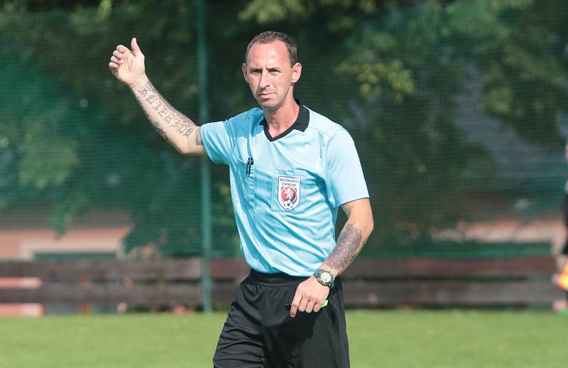 Fotbalisté Slopného (zelené dresy) si v Lize4 poradil s Drnovicemi, které díky hattricku Martina Váni zdolal 3:2. Foto: pro Deník/Jan Zahnaš