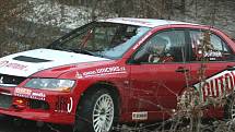 Zlínský rallyeový závodník Jan Jelínek ve voze Mitsubishi Lancer Evo IX.