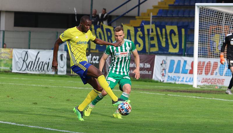 Fotbalisté Zlína (žluté dresy) ve 3. kola skupiny o záchranu podlehli pražským Bohemians 1905 1:4.