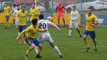 Nedělní derby fotbalistů Zlína a Slovácka v MSFL skončilo výhrou domácího Fastavu 2:1.