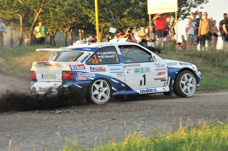 Vítězem 17. ročníku Agrotec Petronas Syntium Rally Hustopeče se stal Jan Kopecký (Škoda Fabia Rally2 evo), který o necelých sedm vteřin porazil Václava Pecha (Ford Focus WRC).