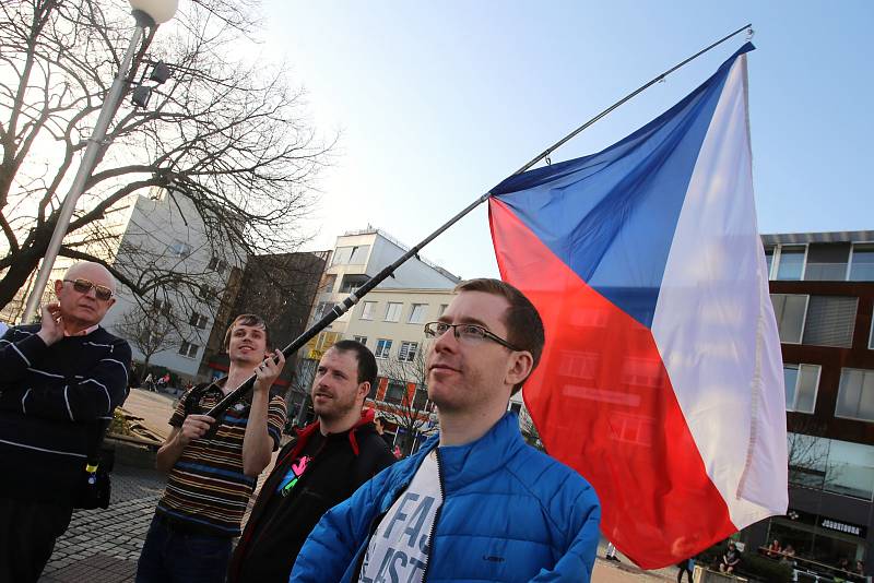 Demostrace proti vládě A. Babiše na náměstí Míru ve Zlíně.