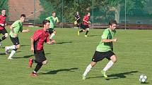 Fotbalisté Slopného (zelené dresy) si v Lize4 poradil s Drnovicemi, které díky hattricku Martina Váni zdolal 3:2. Foto: pro Deník/Jan Zahnaš