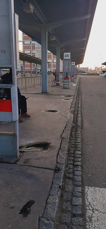 Stav autobusového nádraží ve Zlíně budí stále rozpaky.