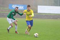 Fotbalisté Zlína B (žluté dresy) v posledním domácím zápase podzimní části třetí ligy podlehli Hlučínu 2:3.