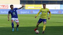 Fotbalisté Zlína (žluté dresy) v posledním domácím zápase základní části hostili Mladou Boleslav.