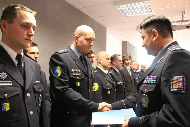 Policejní prezident ocenil policisty, kteří hlídali Vrbětice