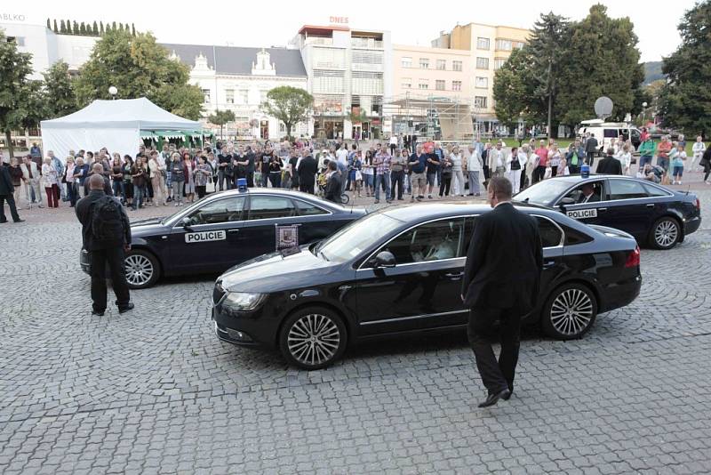 Návštěva prezidenta Miloše Zemana ve Zlínském kraji. Náměstí Míru