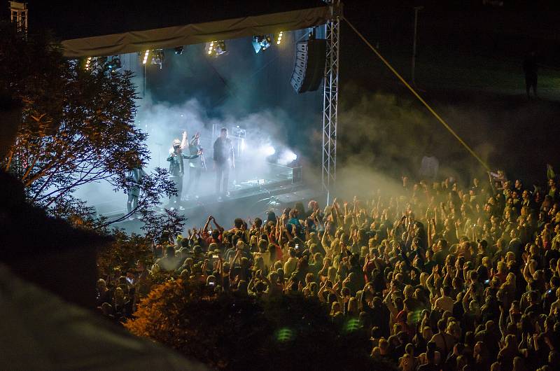 Zlaté jablko slavilo deáté narozeniny. Koncert kapely Mandrage.