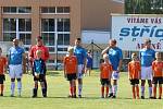 Fotbalisté Malenovic (růžové dresy) ve 26. kole krajské I. B třídy skupiny C podlehli Vlčnovu 1:2.