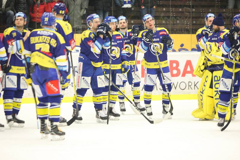 Hokejisté Aukro Berani Zlín smutní - po porážce 2:3 a celkově 1:3 na zápasy s Olomoucí pro ně skončila sezona.