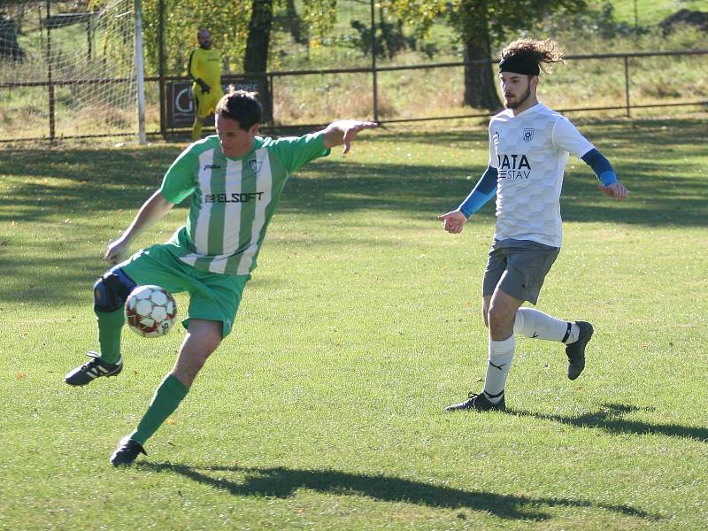 Fotbalisté Mysločovic (bílo-zelení) se ani o víkendovém 13. kole okresního přeboru nedočkali výhry, když v domácím prostředí po boji podlehli Hvozdné 3:4.