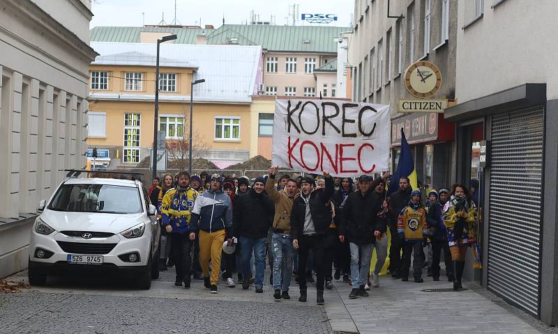 Fanoušci hokejového Zlína během nedělního odpoledne protestovali proti vedení klubu.